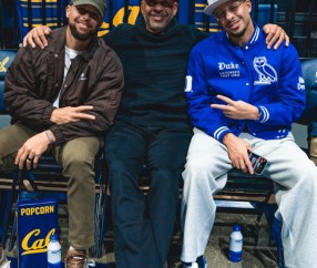 kaiyun-人逢喜事精神爽！库里兄弟和老爹一同观看杜克大学比赛！