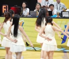 AUBL亚洲大学生篮球联赛半决赛开打 赛前精彩啦啦队表演来袭